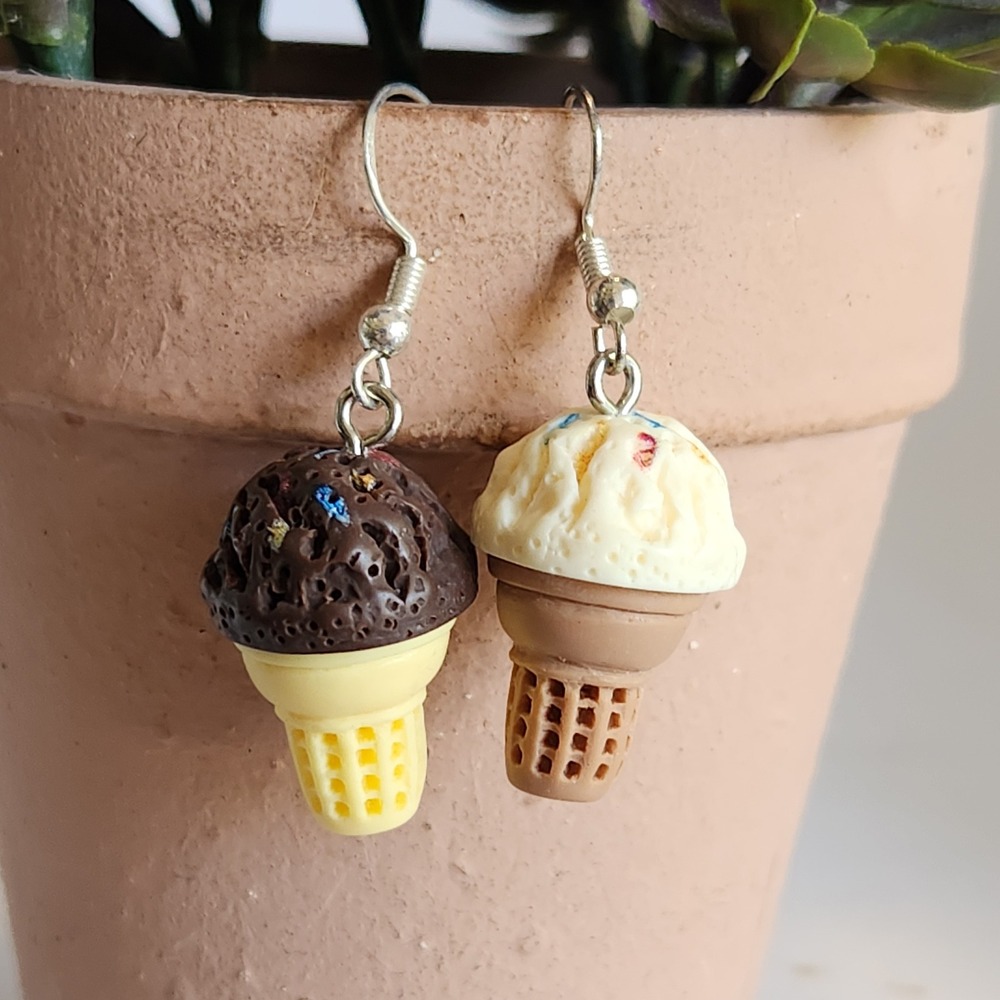 Mismatched Ice Cream Cone Dangle Earrings Chocolate Vanilla Sprinkles Novelty
